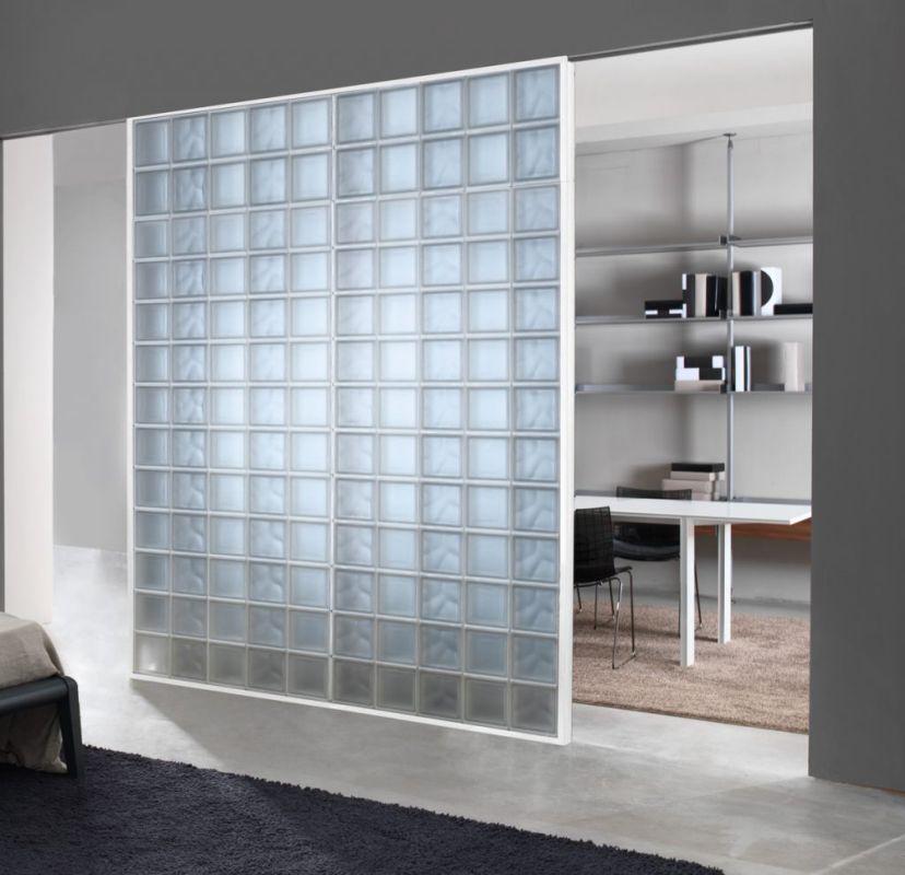 Aplicación de bloques de vidrio en fachadas de vidrio y decoración de  interiores.